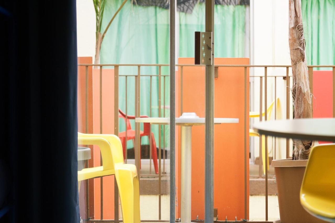 Hostel Banana West Hollywood &